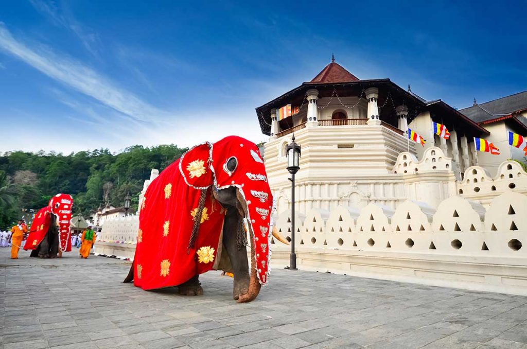 temple sacred tooth relic kandy sri lanka