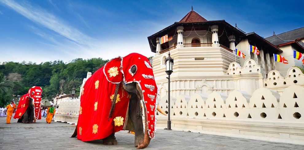 temple sacred tooth relic kandy sri lanka